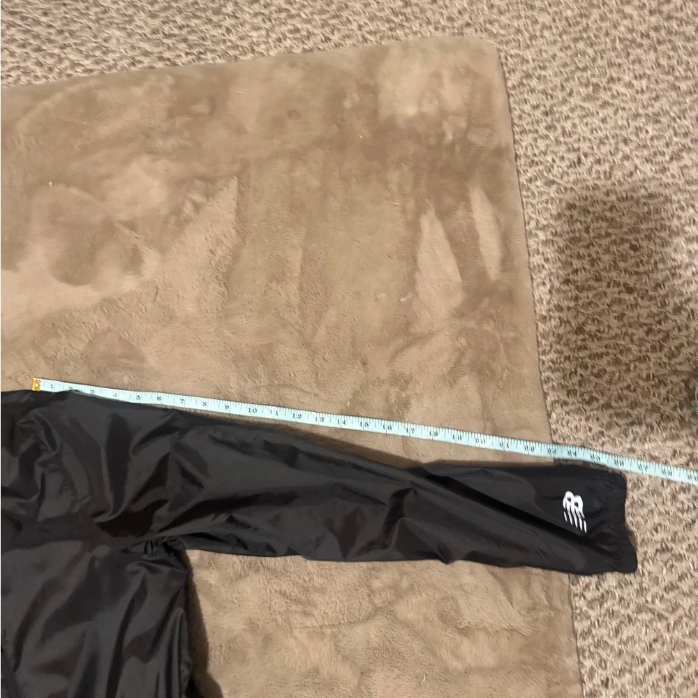 New Balance Black Utility Jacket with Hood and Water-Resistant Fabric - Picture 9 of 14